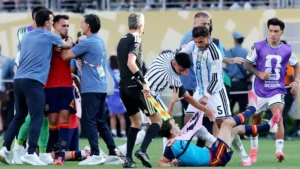 FIFA aceptó el pedido de la AFA y Paredes y Molina podrán cumplir sus sanciones en amistosos