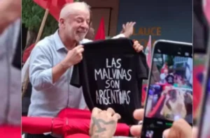 Lula se mostró con una remera sobre Malvinas y reforzó su apoyo al reclamo