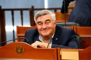 Se profundiza la disputa por el Fidecomiso de Regalías Mineras